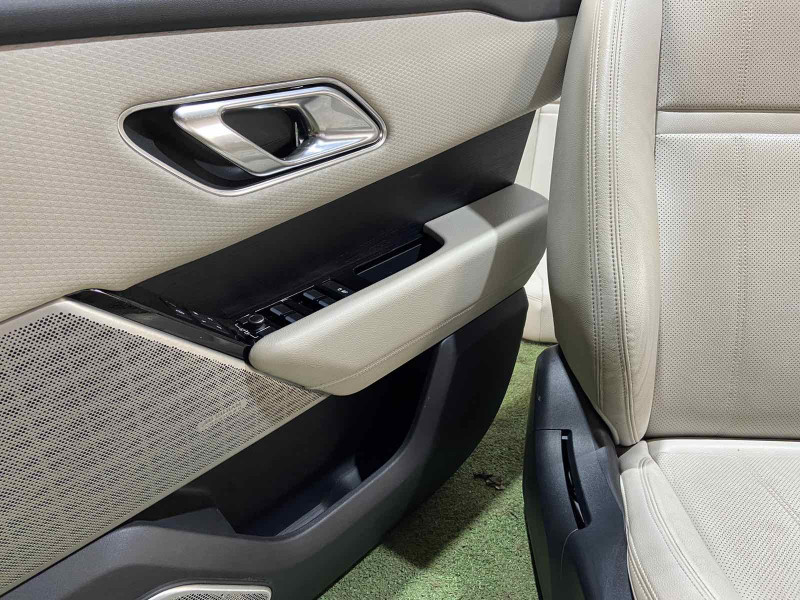 Cалон Range Rover Velar