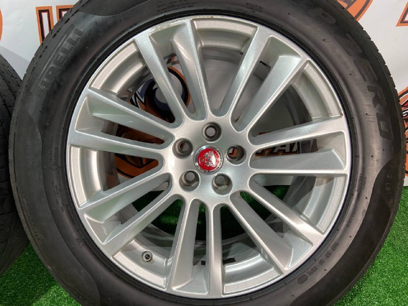 R19 T4a2306 Jaguar F-Pace