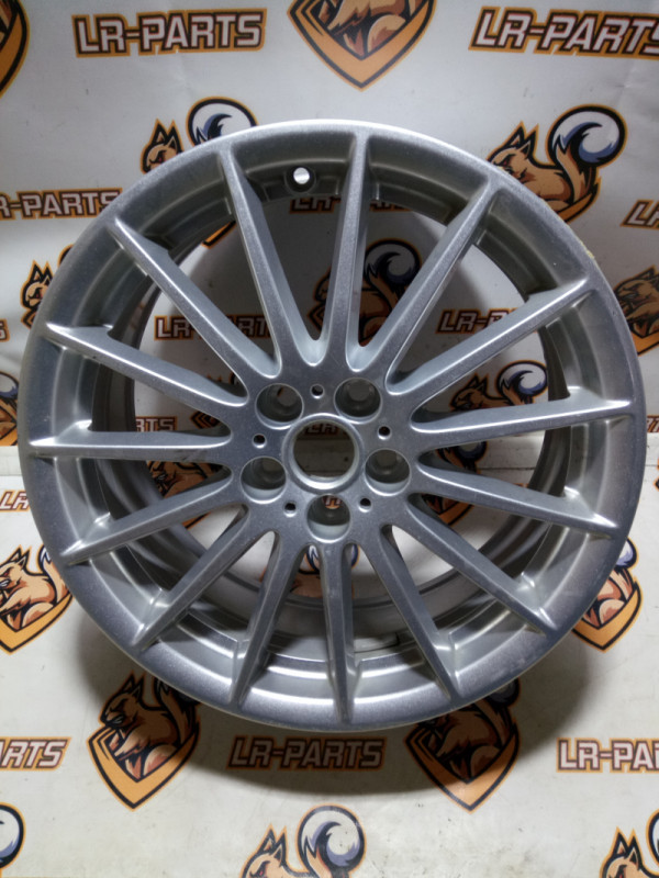 R18 LR091517 Range Rover Velar