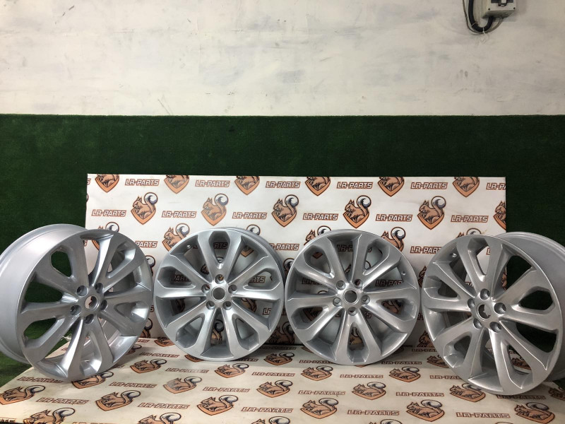 R20 LR037745 Range Rover