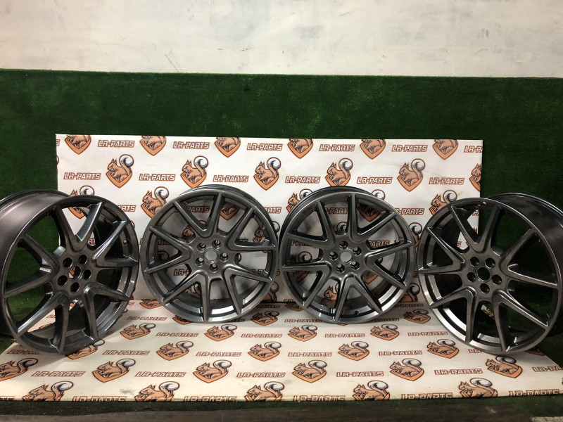 R21 LR141891 Range Rover Velar L560