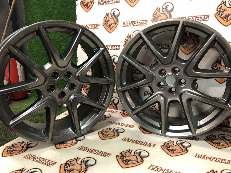 R21 LR141891 Range Rover Velar L560